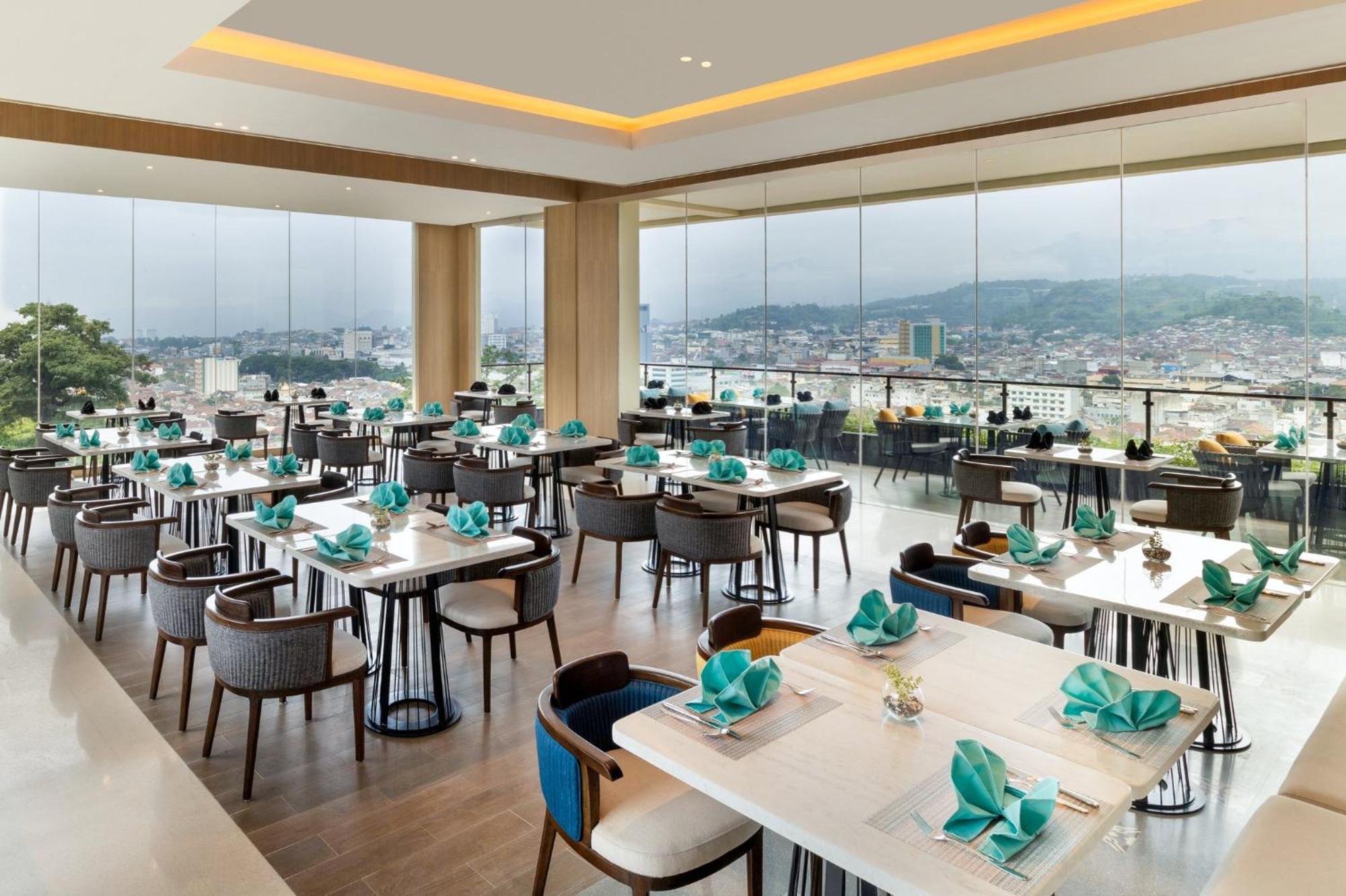 Holiday Inn Lampung Bukit Randu By Ihg Bandar Lampung Ngoại thất bức ảnh